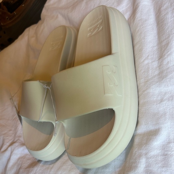 Billabong - Cream Beige White Cushion Slides Sandals Women's Size 9 - Picture 4 of 6